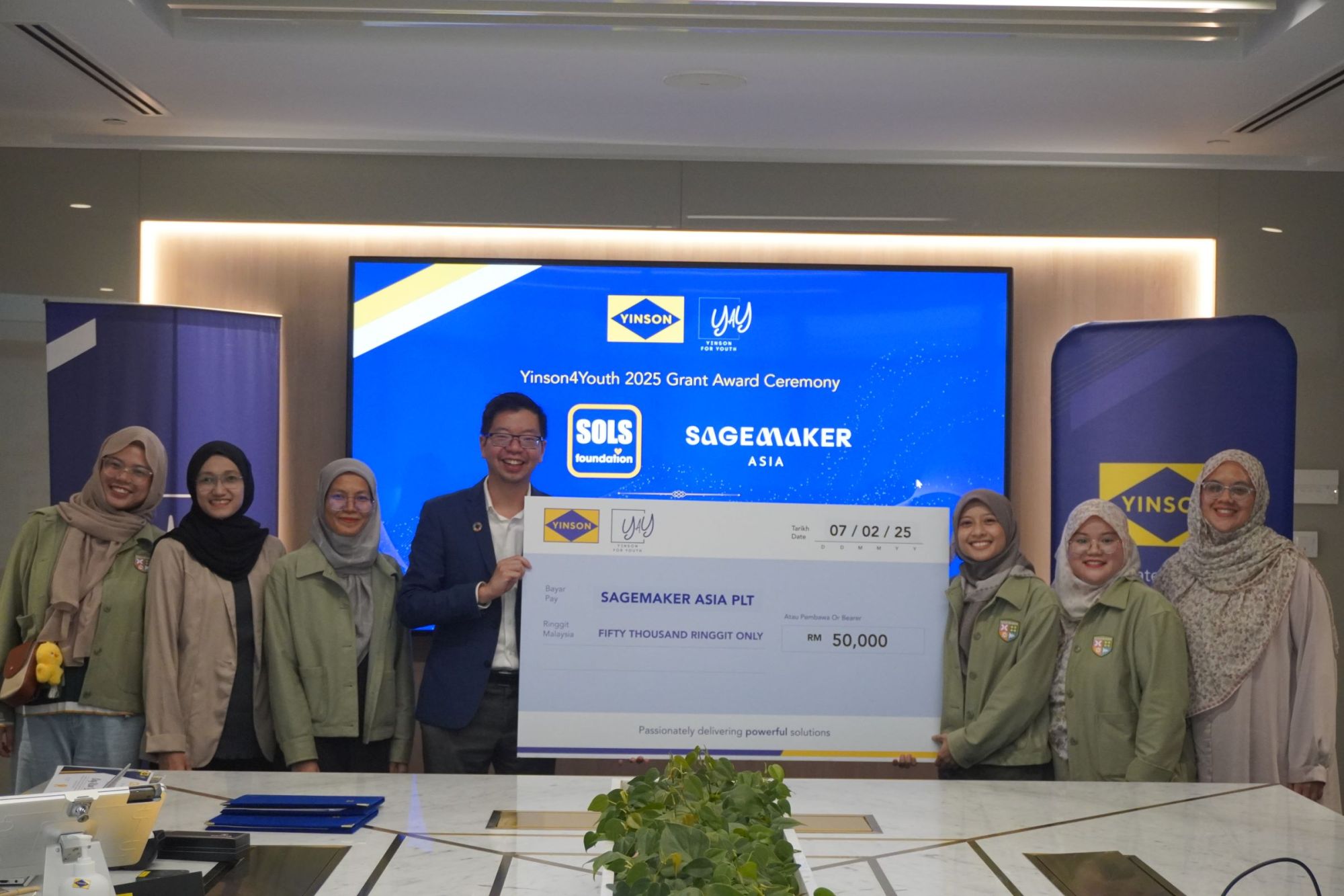 Yinson-awards-Yinson4Youth-grants-to-SOLS-Foundation-and-SAGEMAKER-ASIA-PLT